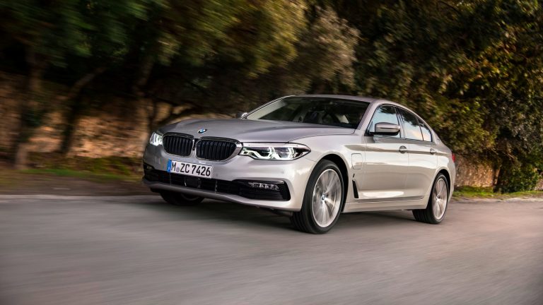 El BMW 530e iPerformance 2019 aumenta su autonomía eléctrica hasta los 66 km