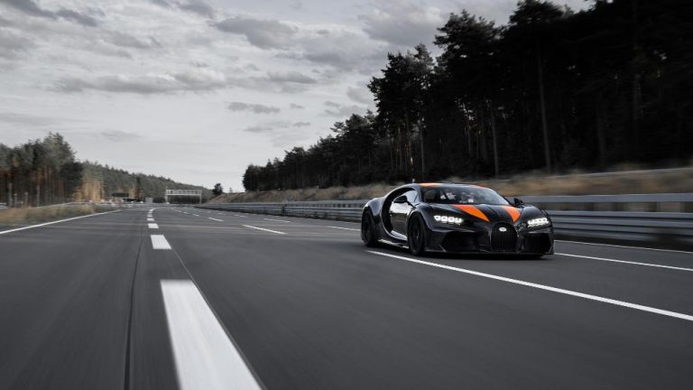 Este prototipo de Bugatti Chiron Sport ha roto el récord de velocidad al llegar a los 490 km/h