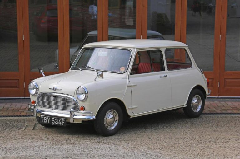 Viaje en el tiempo: Este Morris-MINI tiene sólo 436 kilómetros y está a la venta