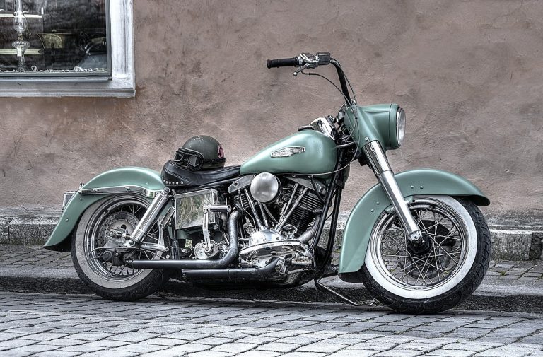 Los alumnos de Zona F podrán hacer sus prácticas de moto con una Harley Davidson