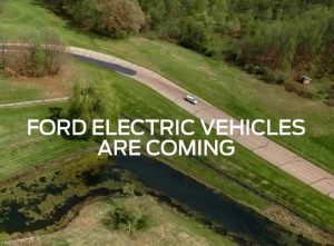Vídeo: Ford nos adelanta el Mustang-SUV que debutará en noviembre