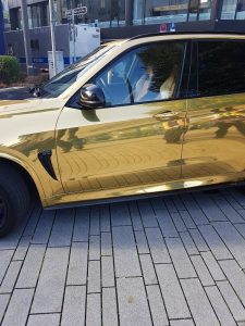 Insólito: Este BMW X5 M ha sido confiscado por la policía alemana al ser «demasiado brillante»