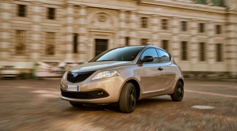 El Ypsilon se resiste a morir: Lancia lanza el Ypsilon Monogram