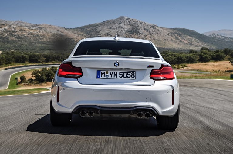 ¿Cuál es la comunidad autónoma en la que se adquieren los coches más potentes?