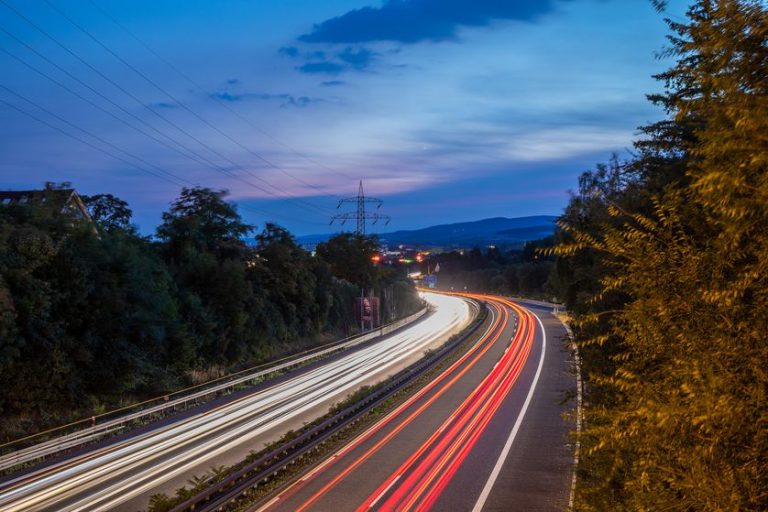 La propuestas de poner límites de velocidad a las Autobahn se rechaza en el parlamento alemán