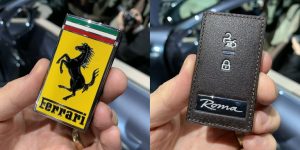 La llave del nuevo Ferrari Roma es literalmente una insignia de la firma