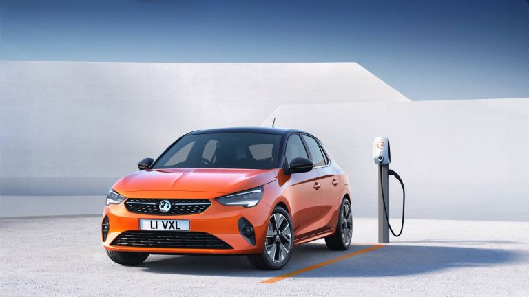 El director de Vauxhall cree que este será el último Corsa con motores de combustión