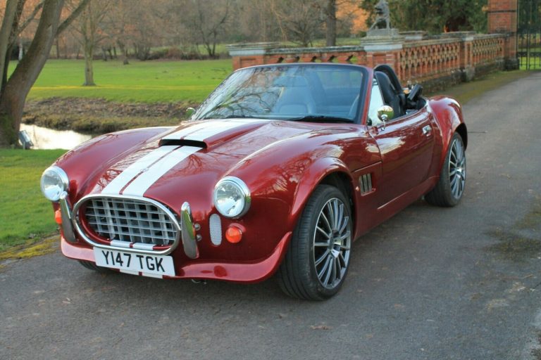 Si tienes un BMW Z3, puedes comprar un kit de carrocería para transformarlo en un AC Cobra