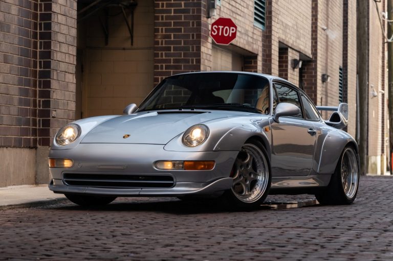 Este Porsche 993 GT2 de 1996 puede ser tuyo… si dispones de aproximadamente un millón de dólares
