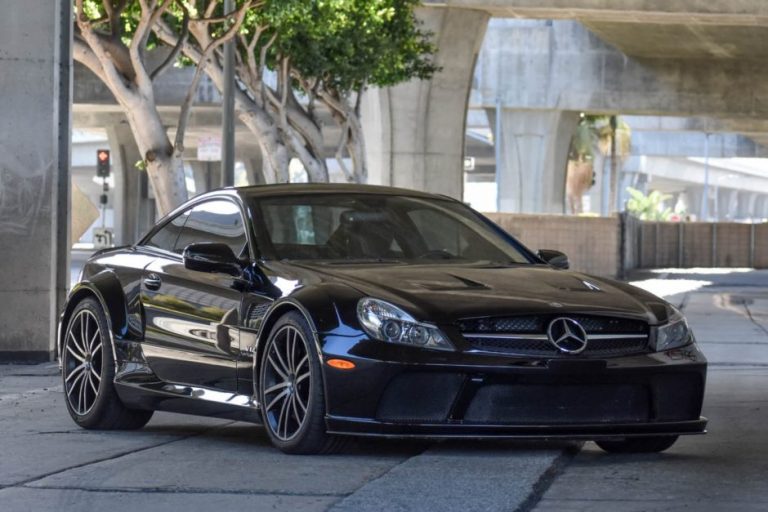 Este Mercedes SL65 Black Series de 2009 sólo tiene 17.000 km y ahora está disponible