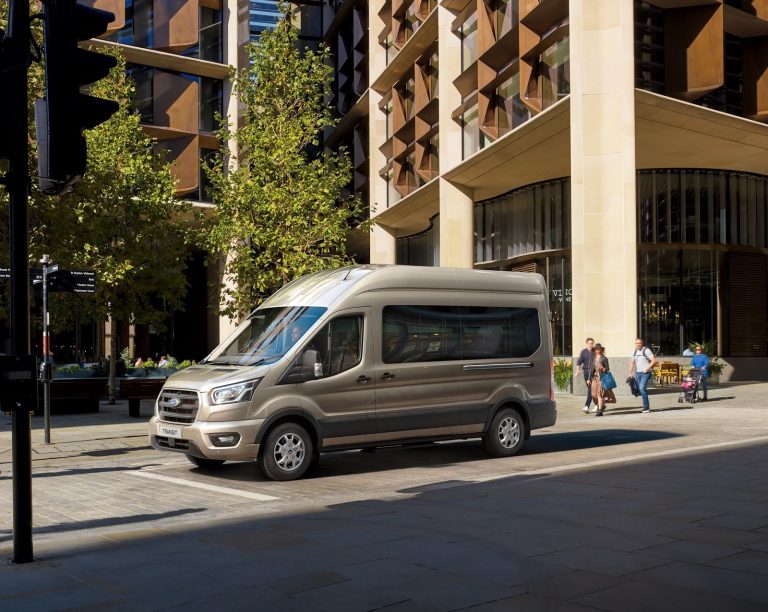 La Ford Transit recibe la caja de cambios automática de 10 velocidades