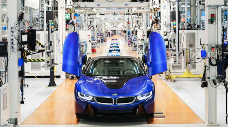 La producción del BMW i8 y BMW i8 Roadster llega a su fin: así es la última unidad salida de la factoría