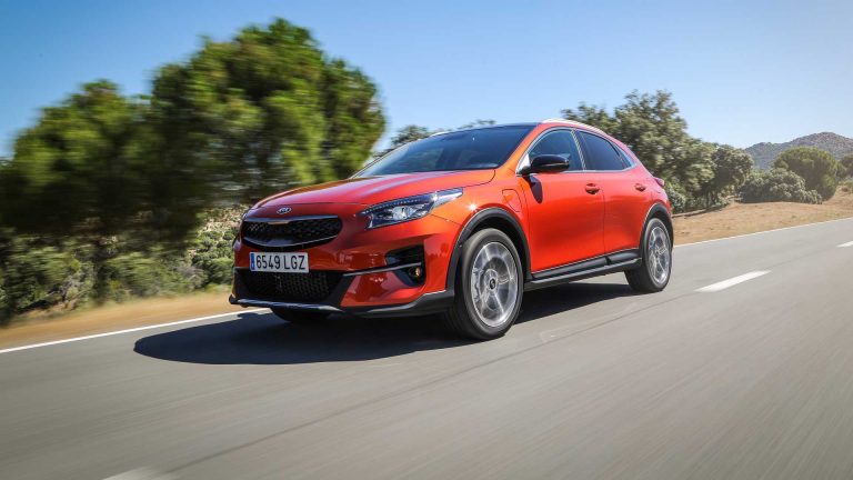 Llega el Kia XCeed híbrido enchufable a España: Hasta 48 km de autonomía eléctrica a un precio interesante