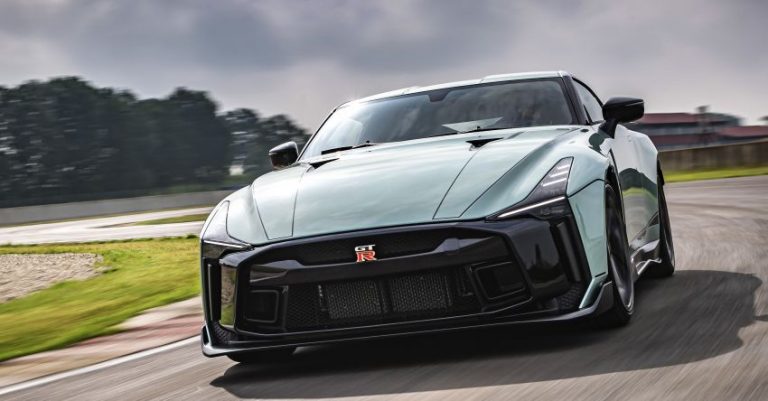 El nuevo Nissan GT-R podría llegar en 2023 y sería híbrido