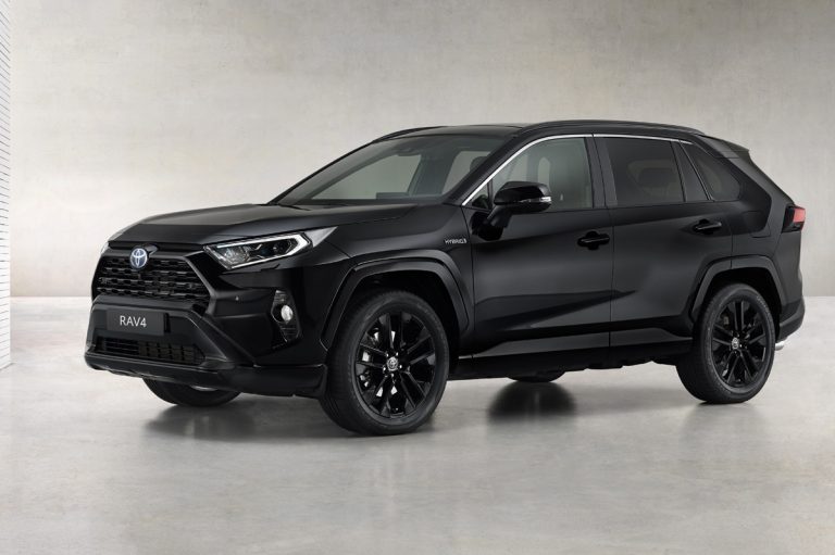 Toyota RAV4 Electric Hybrid: El negro es protagonista