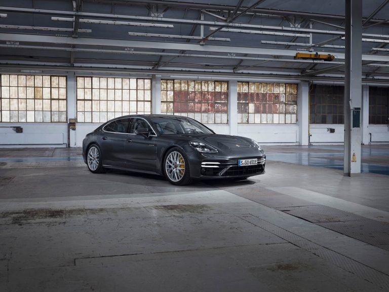 Porsche Panamera Turbo S E-Hybrid: 700 CV con etiqueta cero
