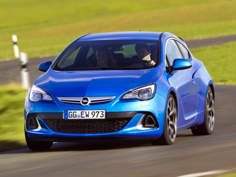 Opel podría estar preparando un Astra OPC híbrido con cerca de 300 CV