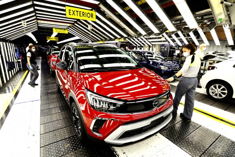 Arranca la producción en exclusiva del Opel Crossland en Figueruelas