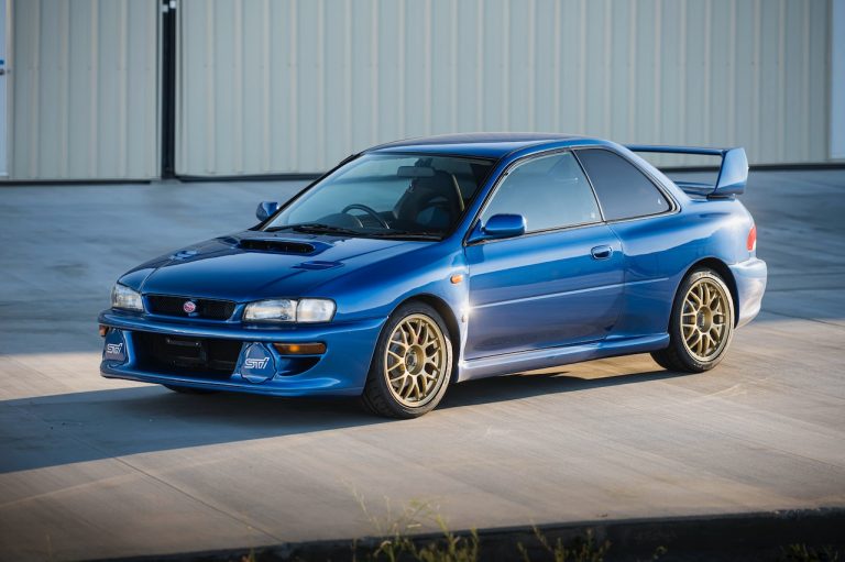 Ahora puedes hacerte con una de las 424 unidades del Subaru Impreza 22B STi