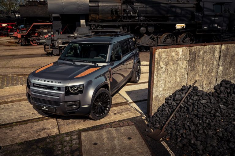 Ahora puedes decorar tu Land Rover Defender 2021 con toques «Rat style»