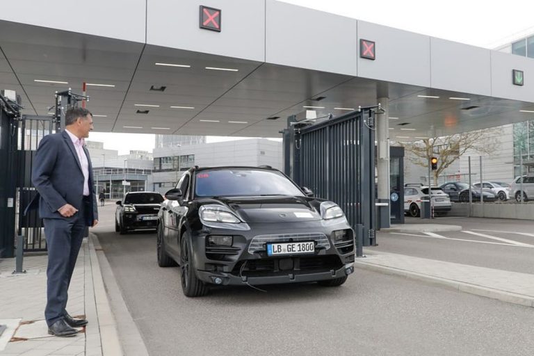 En 2023 veremos el Porsche Macan eléctrico: Así luce en los tets
