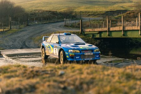 Subaru-Impreza-WRC-de-Richard-Burns-agua