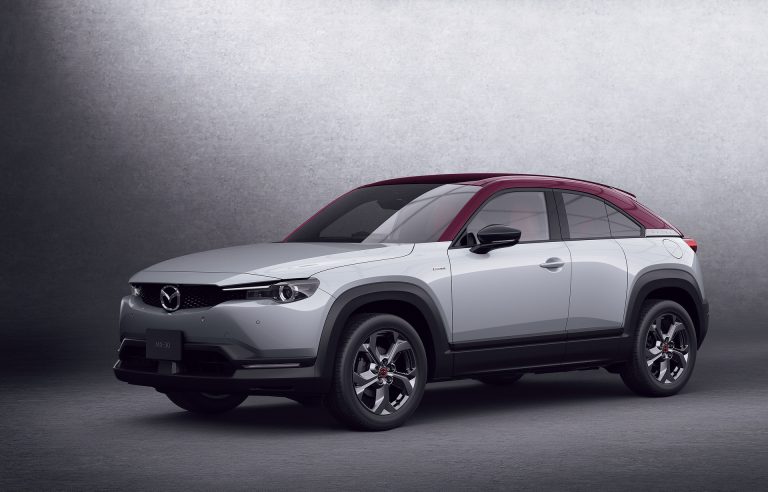 Mazda lanzará tres eléctricos y cinco PHEVs en 2025