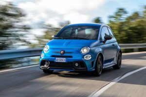 La gama Abarth estará completamente electrificada en 2024
