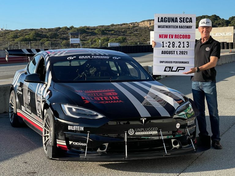 El Tesla Model S Plaid es más rápido que el Porsche 911 GT2 RS en Laguna Seca