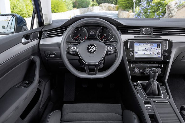 Volkswagen dejará de comercializar vehículos con cambio manual en el año 2030
