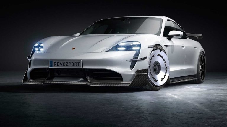 Vuelve tu Porsche Taycan más agresivo con los kits de carrocería de RevoZport