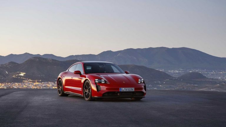 Porsche Taycan y Taycan Sport Turismo GTS: Así son las novedades para el salón de Los Ángeles