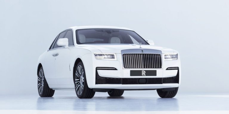 La pandemia no afecta a Rolls-Royce: Récord histórico de ventas en 2021