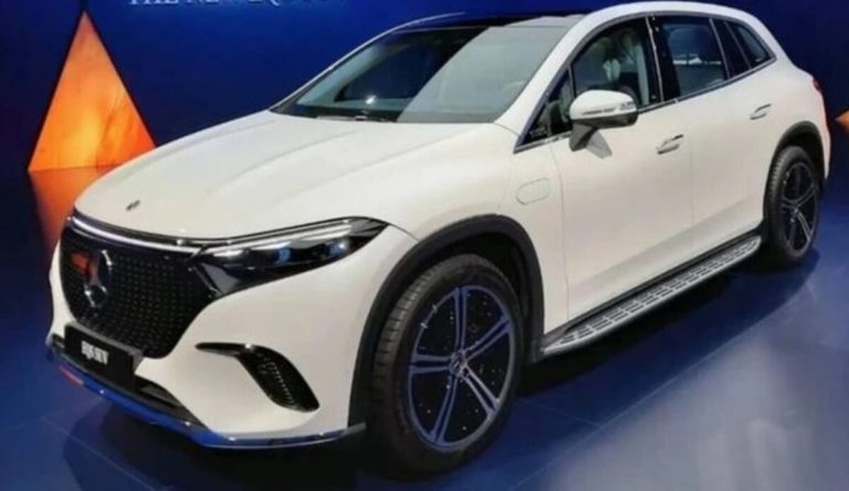El Mercedes-Benz EQS SUV muestra sus credenciales una semana antes de su presentación