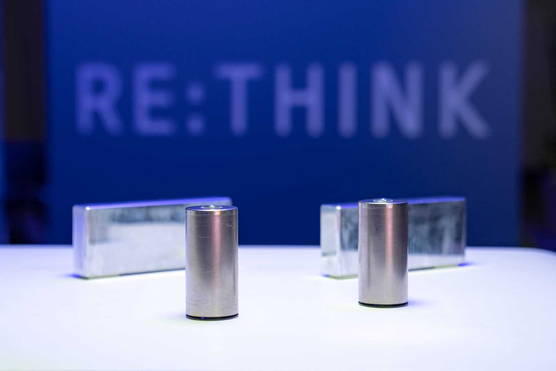 BMW-round-battery-cells-00002