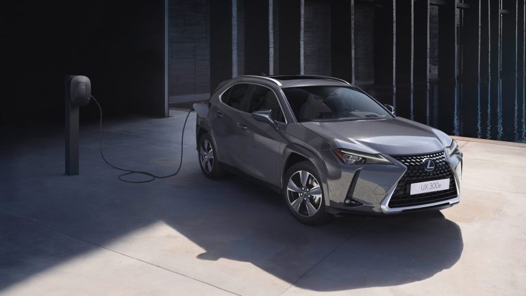El Lexus UX 300e 2023 aumenta su autonomía un 40%