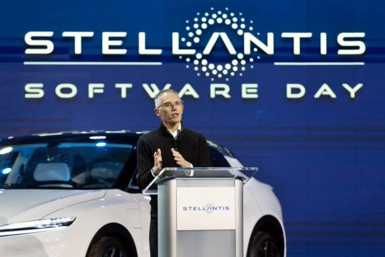 El CEO de Stellantis comienza a preocuparse por la masiva llegada de coches chinos eléctricos a Europa a precios más baratos