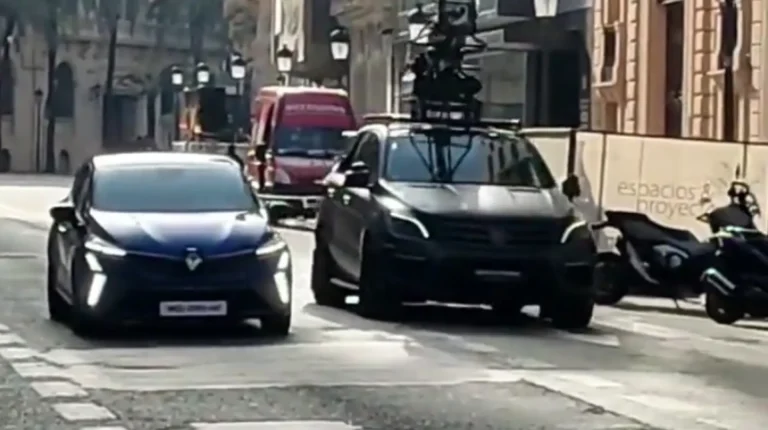 Cazan al restyling del Renault Clio 2024 en Valencia