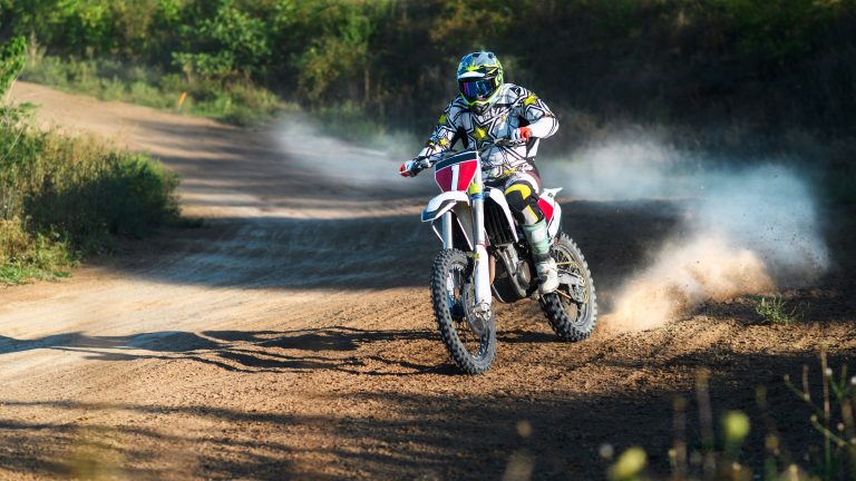 4 trucos para montar en moto de trail si acabas de empezar