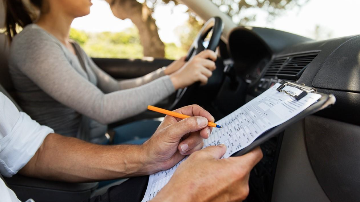 ¿Qué necesito estudiar para convertirme en profesor de autoescuela?
