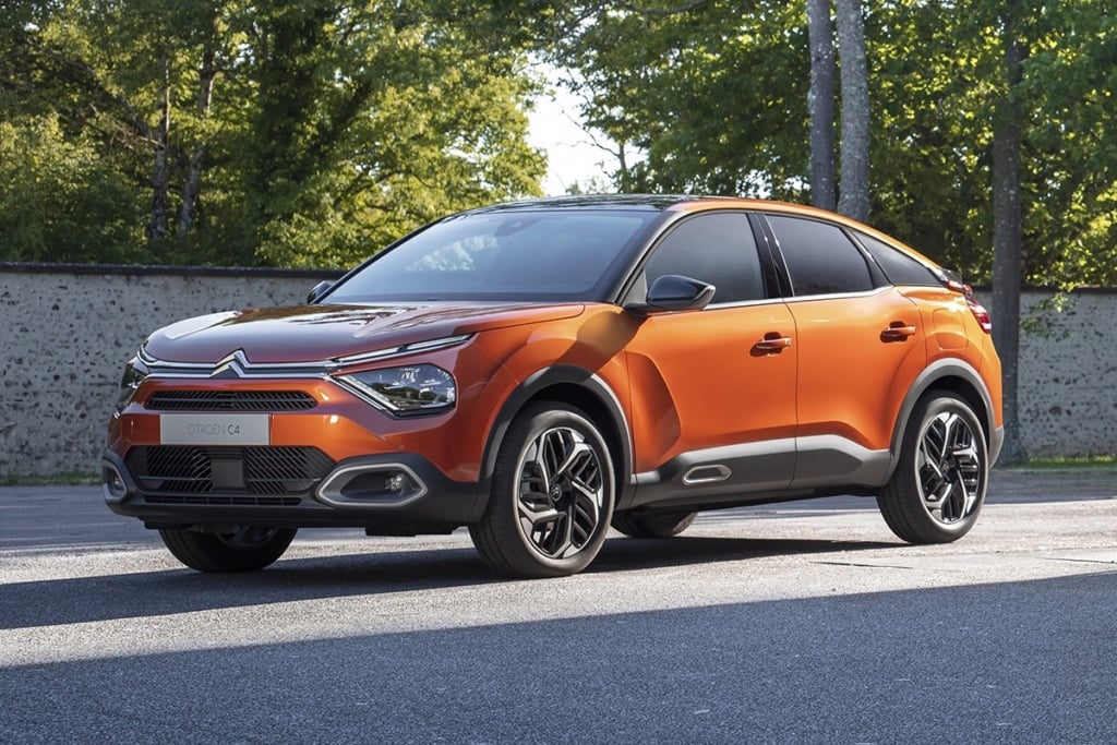 Los Citroën ë-C4 y el ë-C4 X reciben más potencia y autonomía: hasta 421 kilómetros