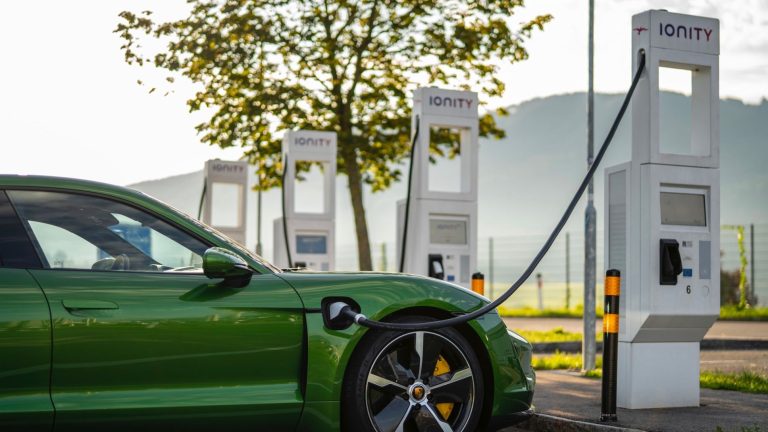 Porsche cree que veremos coches eléctricos con más de 1.300 kilómetros de autonomía