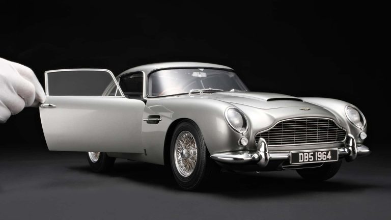 El Aston Martin DB5 Vantage cuesta 21.995 dólares… a escala 1:8