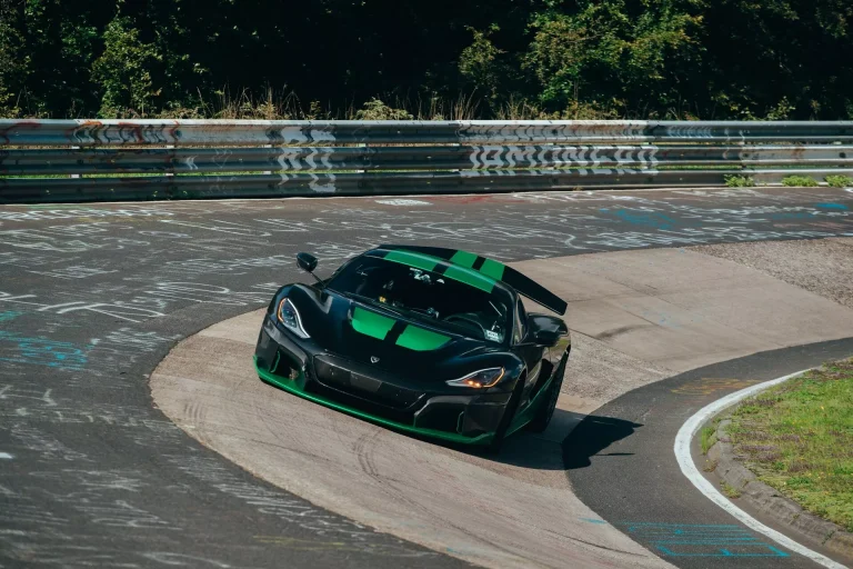Rimac vuelve a romper los récords para un coche eléctrico en Nürburgring con el Nevera