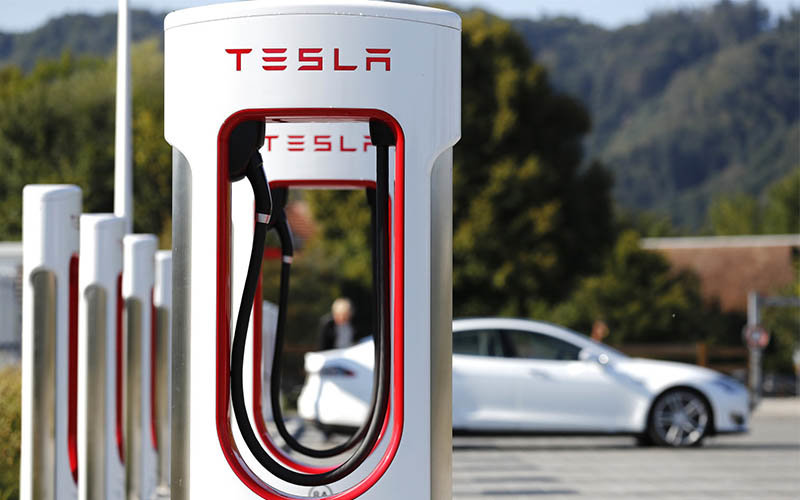Tesla anuncia las ‘tarifas de congestión’ en sus supercargadores: buscando reducir las esperas