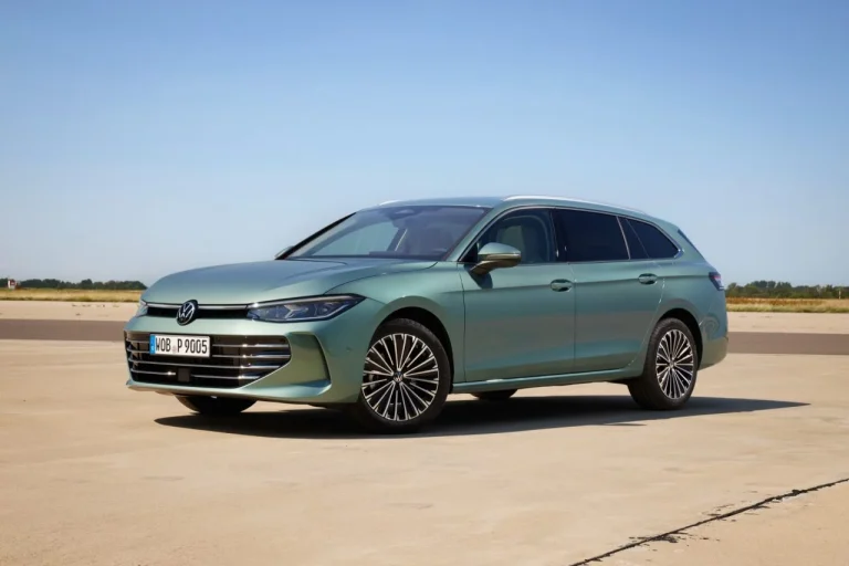 El Volkswagen Passat 2024 ya está disponible en España: desde los 45.180 euros