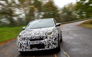 El Abarth 600e será el modelo más potente de la historia de la marca: ¡y contará con autoblocante!