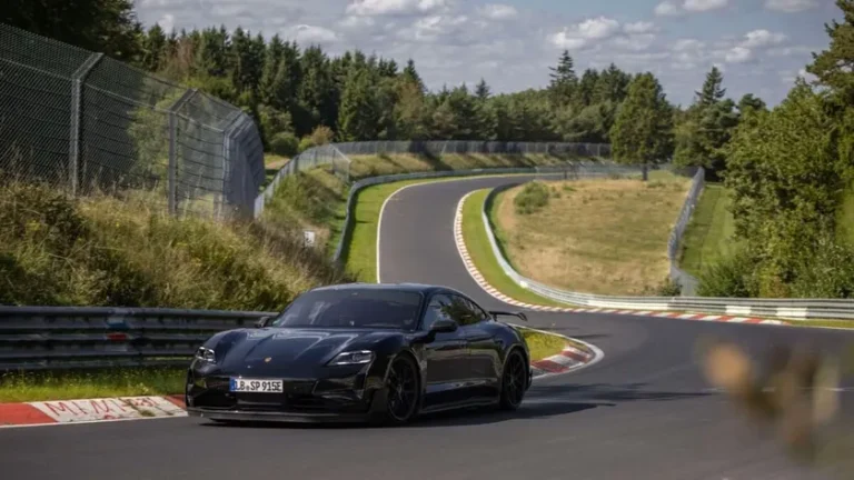 El nuevo Porsche Taycan Turbo GT destrona al Tesla Model S Plaid en Nürburgring