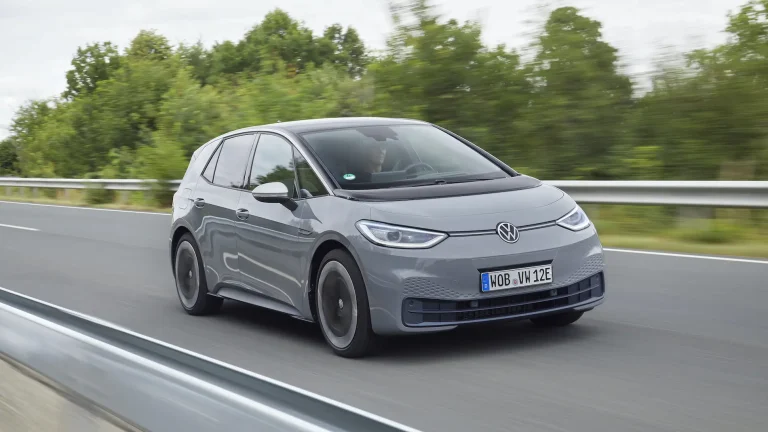 Volkswagen tira el precio del ID.3 siguiendo a su competencia: desde 34.630 euros