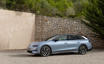 Familiar, 605 litros de maletero, 685 de autonomía WLTP y eléctrico: así es el Volkswagen ID.7 Tourer